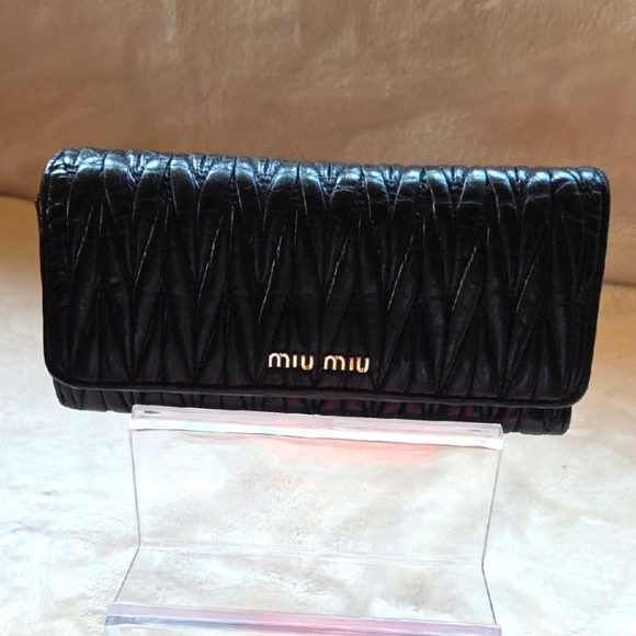 Miu Miu Black Quilted Wallet - Picture 1 of 6